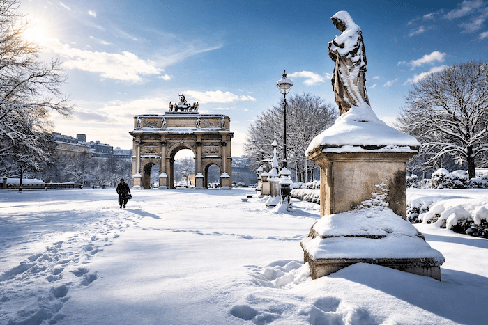 Paris paralysée par un record de 40 cm de neige début mars 1946 !