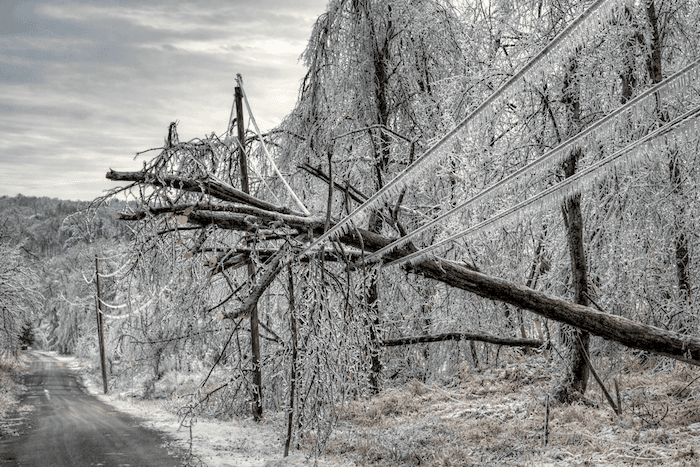 Une bombe météo avec de la pluie verglaçante paralyse le Québec