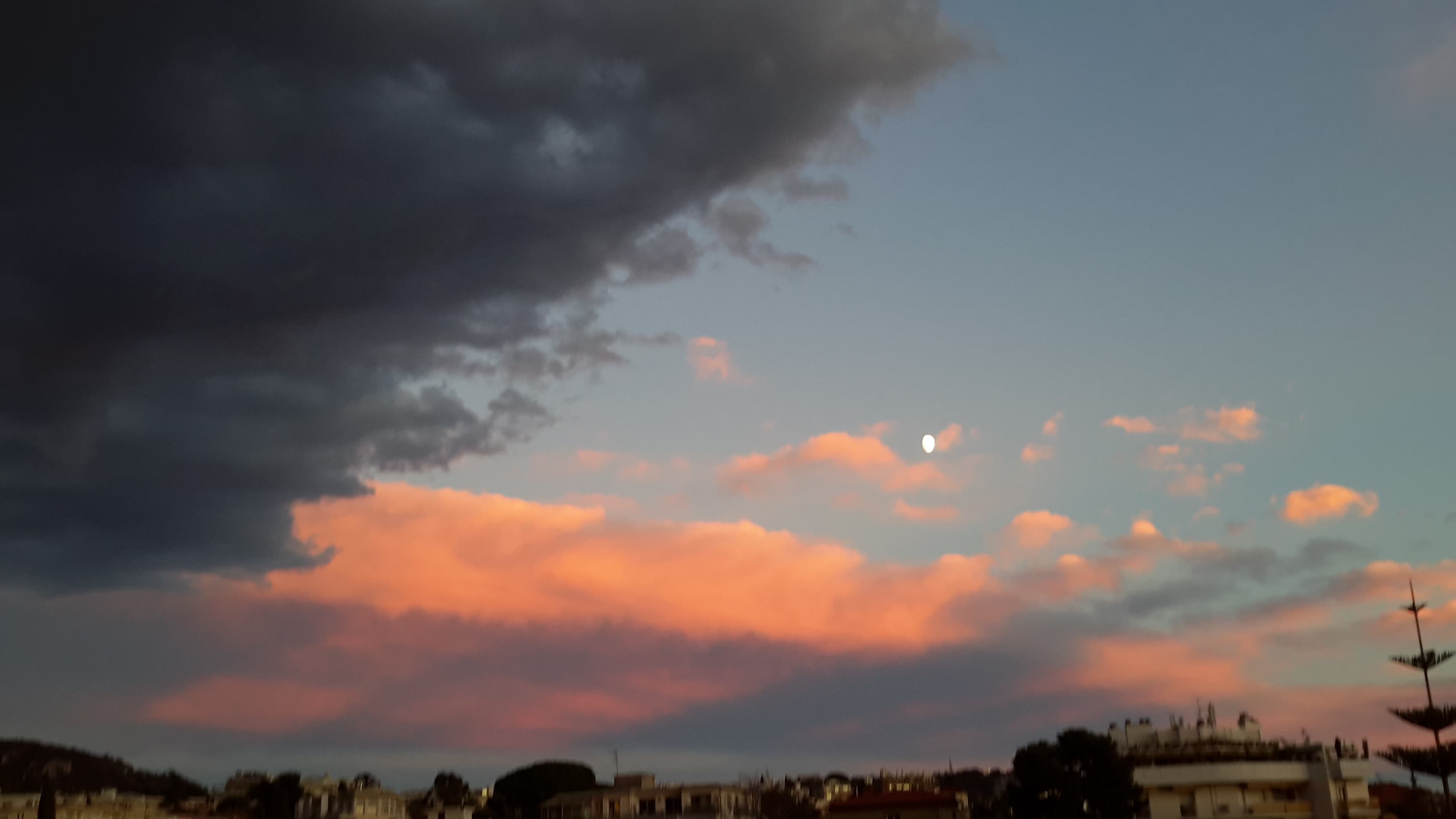 Arrivée du nuage noir