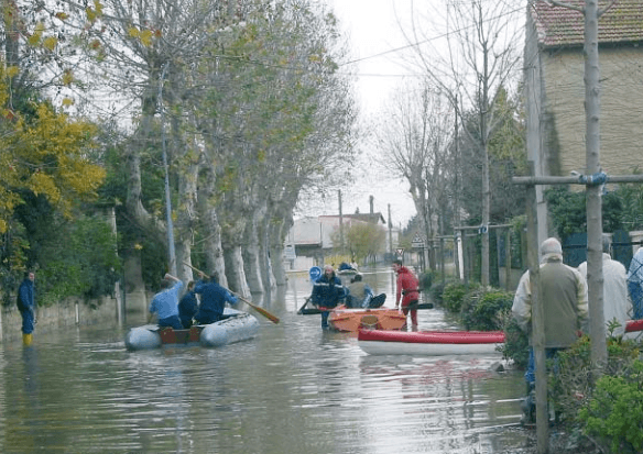 Image d'illustration pour Décembre 2003 : inondations et crue historique du Rhône
