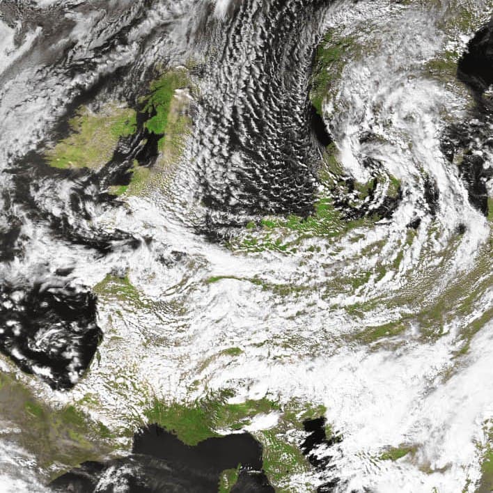 Image d'illustration pour Fraîcheur automnale et neige sur les sommets alpins en ce début septembre