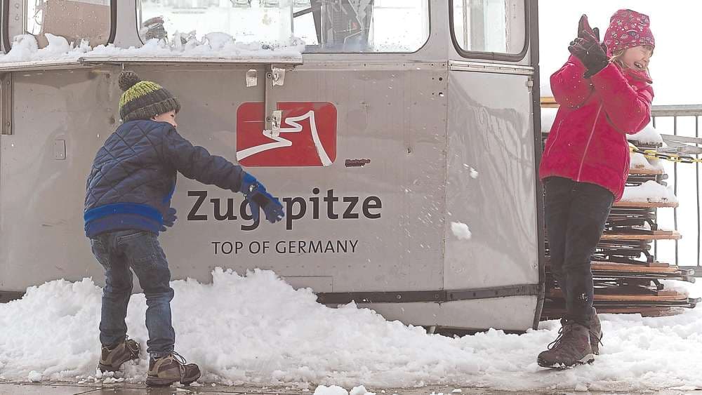 Image d'illustration pour Fraîcheur automnale et neige sur les sommets alpins en ce début septembre
