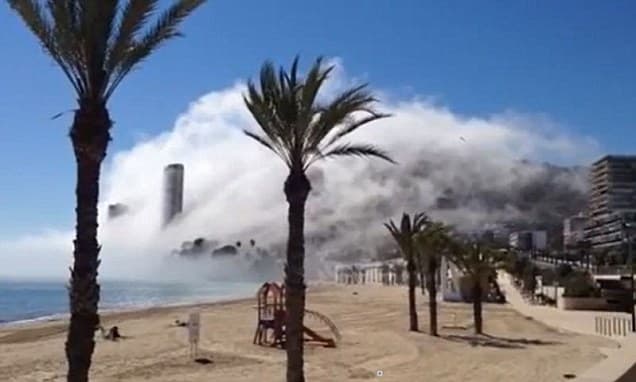 Image d'illustration pour Un phénomène nuageux impressionnant à Alicante en Espagne