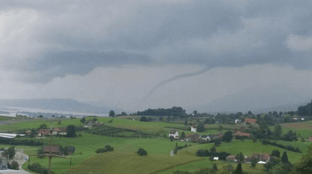 Image d'illustration pour Tubas et trombes en France et en Suisse