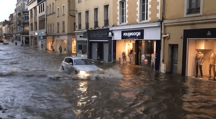Image d'illustration pour Orages, vents violents, tornade : beaucoup d'agitation les 14 et 15 octobre
